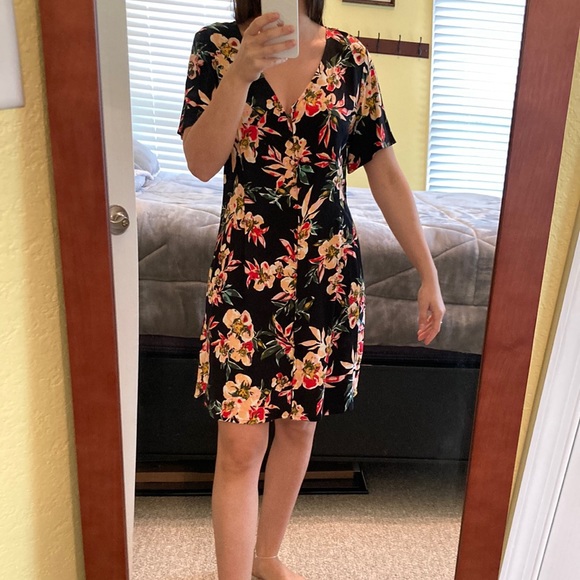 Roxy Black Floral Dress - Picture 1 of 7